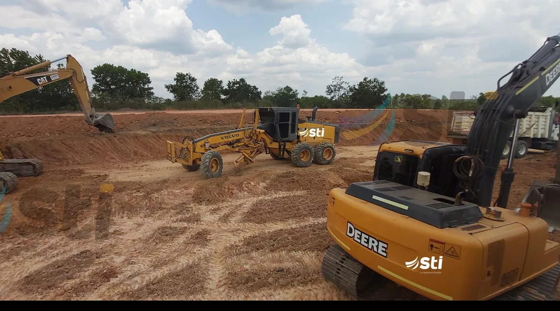 Movimiento de tierras con maquinaria pesada para la construcción de un biodigestor